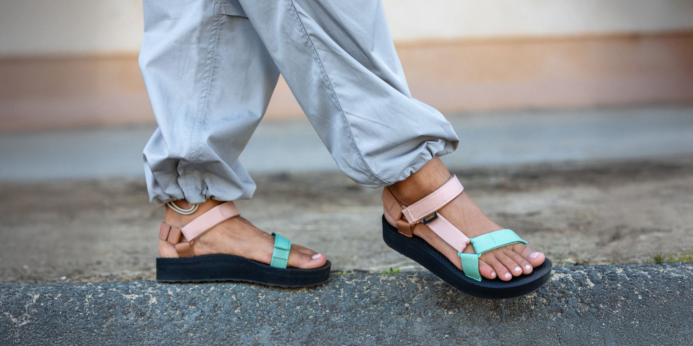Midform Universal Sandal